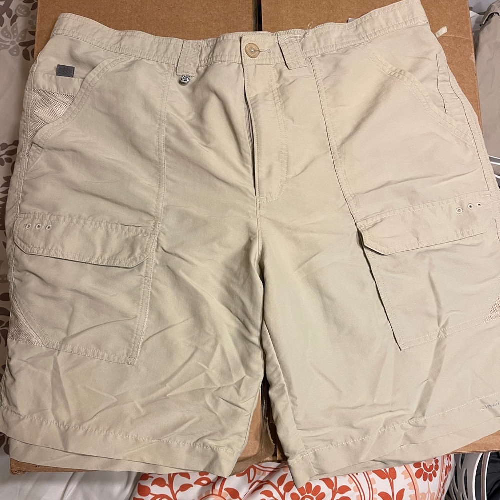 Columbia PFG. Size 40. Never worn.